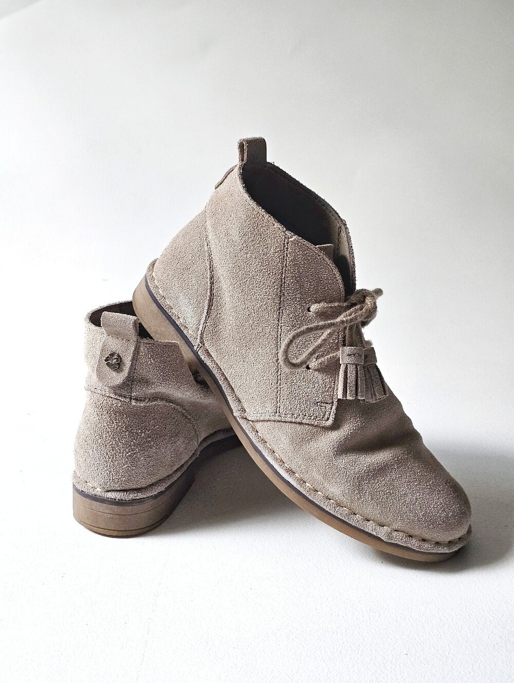 Tommy Bahama Evert Suede Chukka Ankle Boots Taupe Tassel Lace-Up Women's Size 7